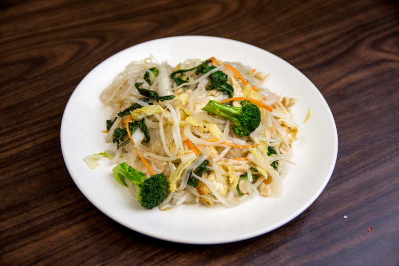 n24. vegitable pad thai 蔬菜泰面 <img title='Spicy & Hot' align='absmiddle' src='/css/spicy.png' />